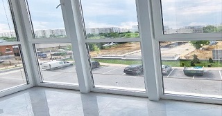 Панорамное остекление балкона Верхняя Пышма цена от 11 тыс. руб. м/п.